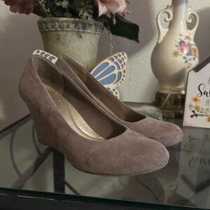 Dexflex Comfort Suede Wedge Shoes